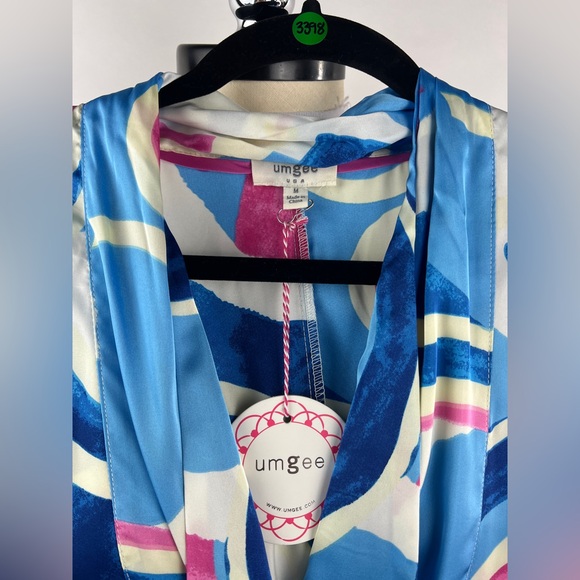 💚 3398. Satin Finish Abstract Print Maxi Dress - Picture 7 of 9